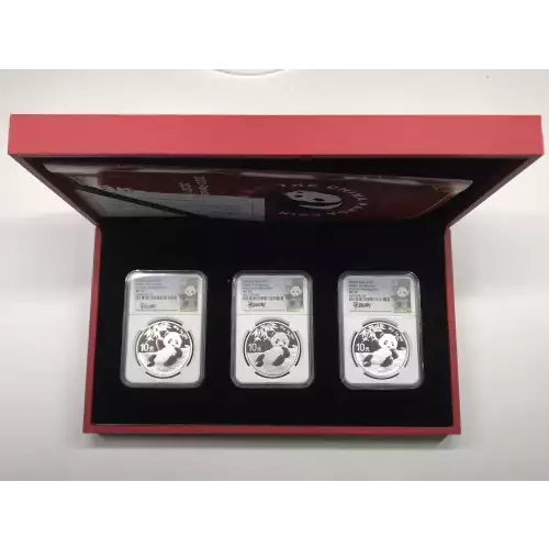 CHINA, PEOPLE'S REPUBLIC 30 g Silver Panda 10 YUAN (2016-present)