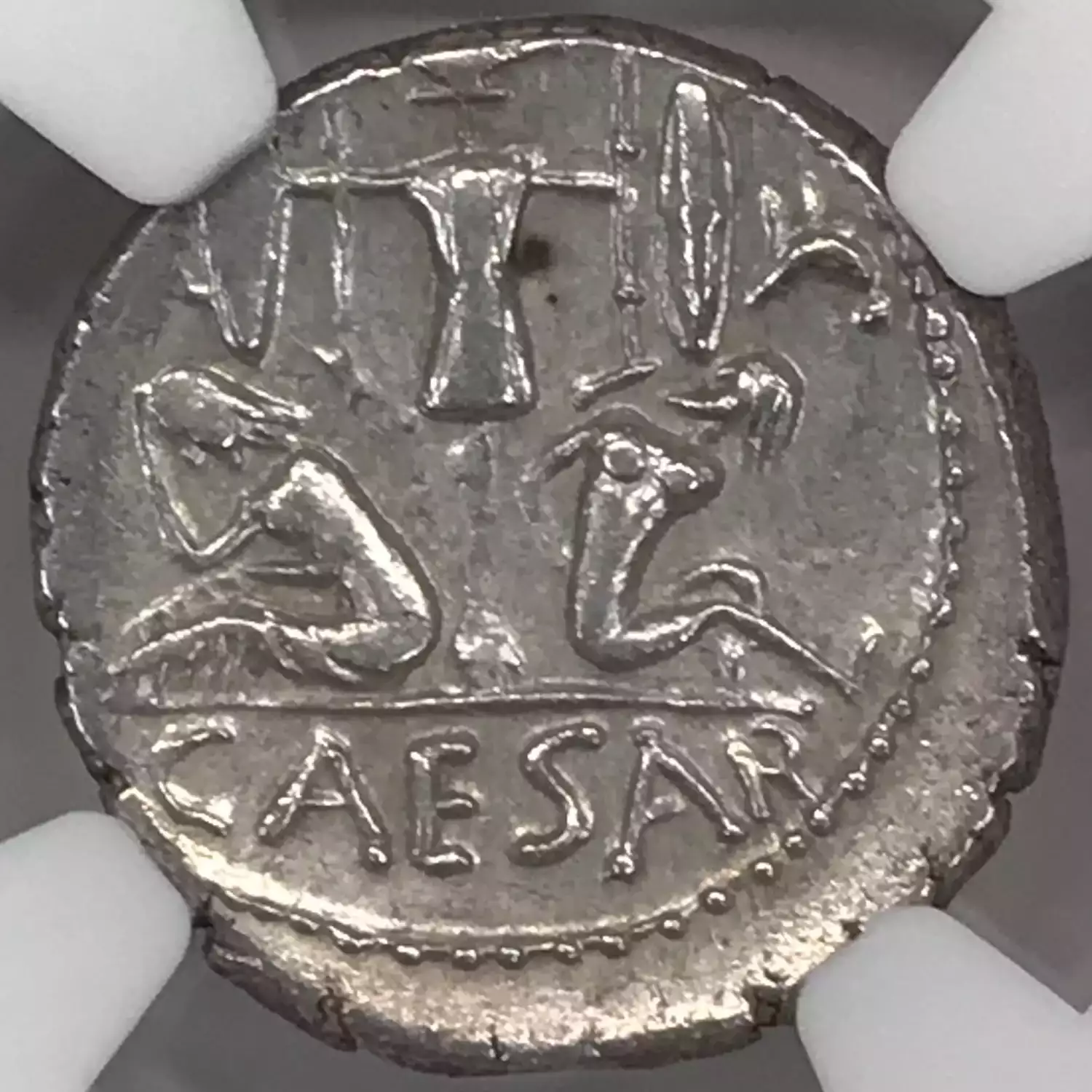 c. 46-45 BC Roman Imperatorial Julius Caesar AR Denarius Venus