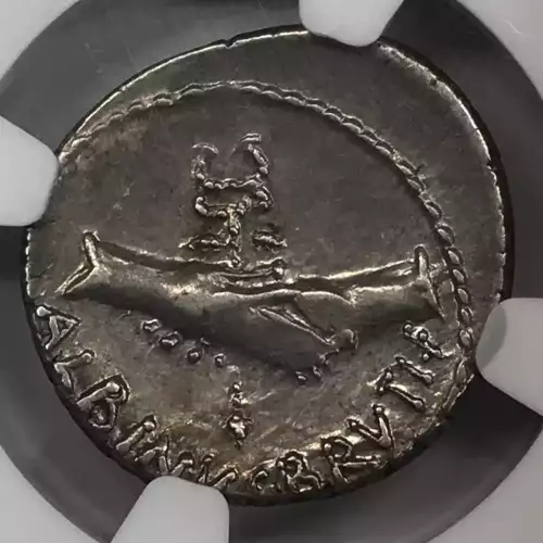 Roman Imperatorial Albinus Bruti f., c.48 BC, AR Denarius, obverse: Pietas, reverse: caduceus within clasped hands, NGC Ancients Ch XF 3 5 (3)